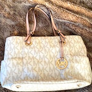 Great condition pre loved purse